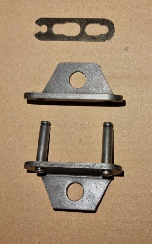 Spinka łańcucha TCR1500.jpg