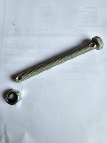 12. Śruba stalowa do szybkozłącza z nakrętką.jpg