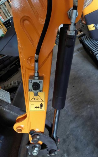 Siłownik łyżki BK800 BK1000 BK1200.jpg