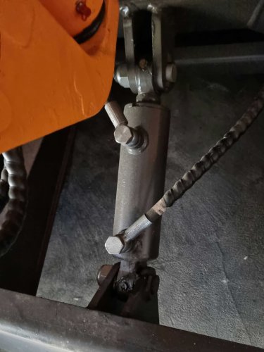 Siłownik lemiesza BK800 BK1000 BK1200.jpg